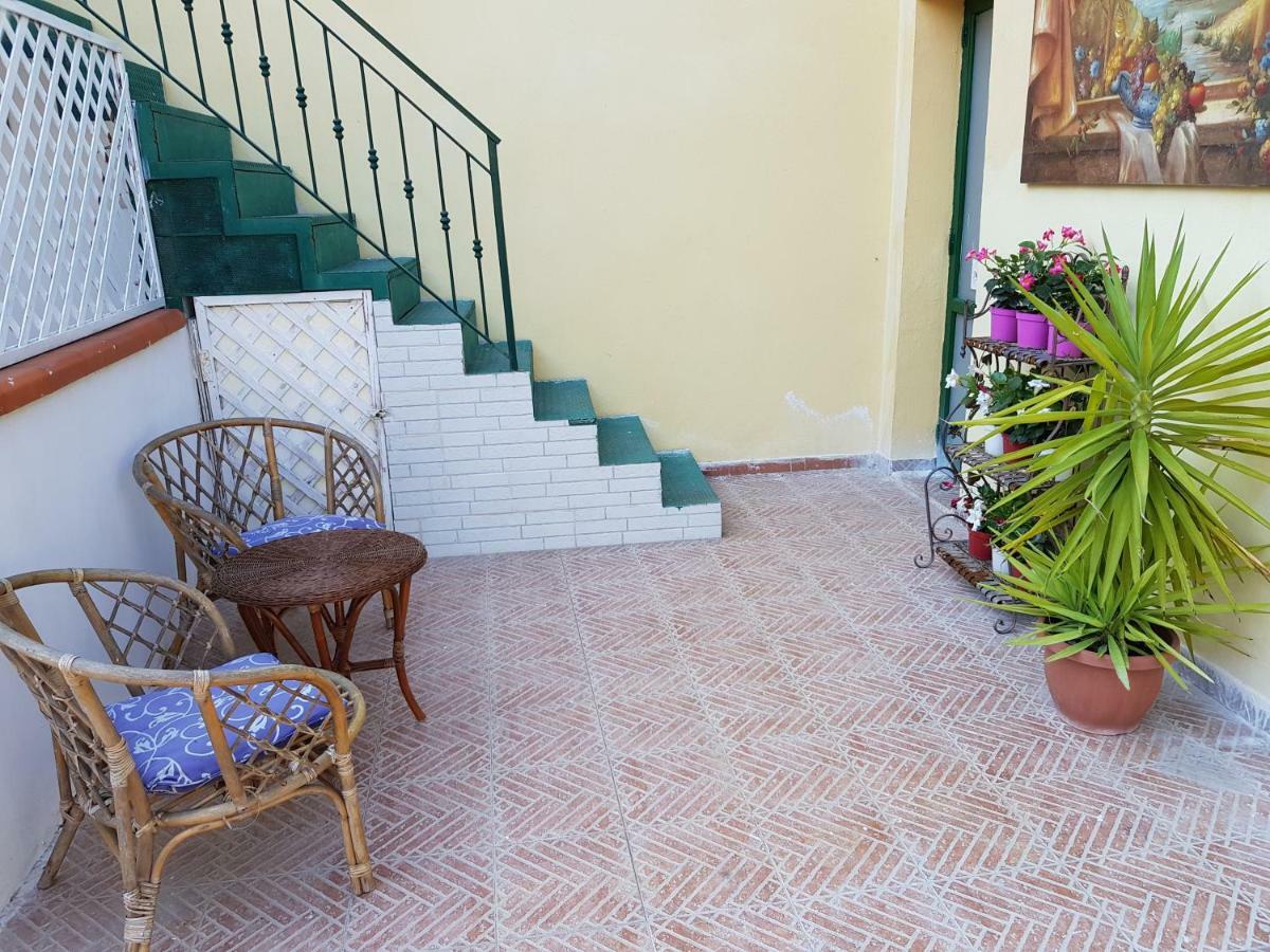 Villino Angela A Sant'Anna Apartment Boscotrecase ภายนอก รูปภาพ